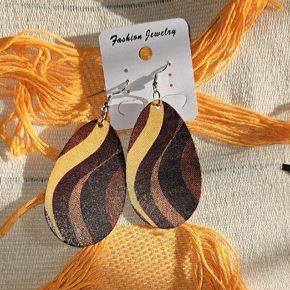 Fashion Jewelry Brown and Yellow Swirl Earrings